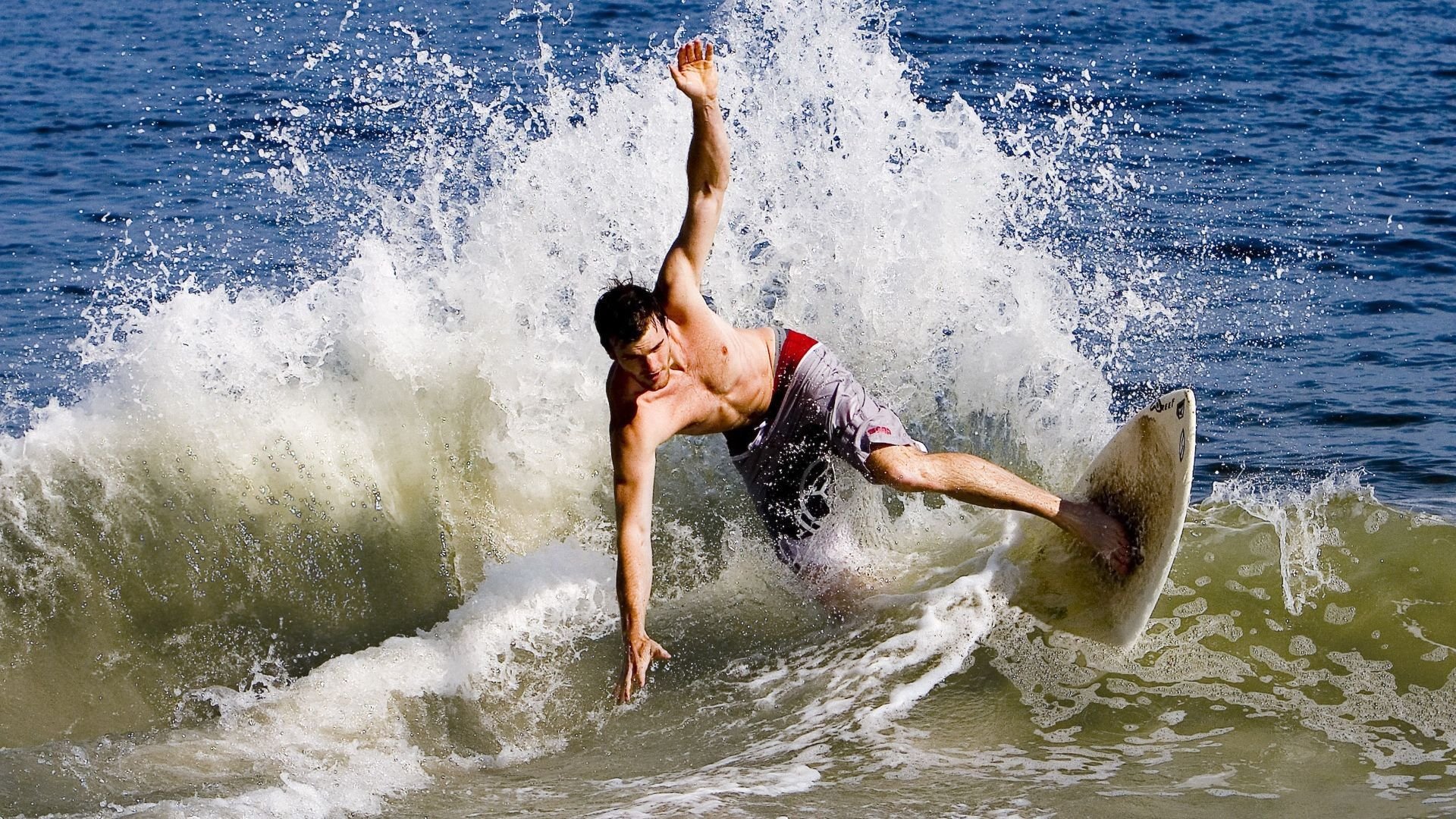 AYX 体育平台-Uzi新星爆冷表现惊艳，独行侠未来可期！