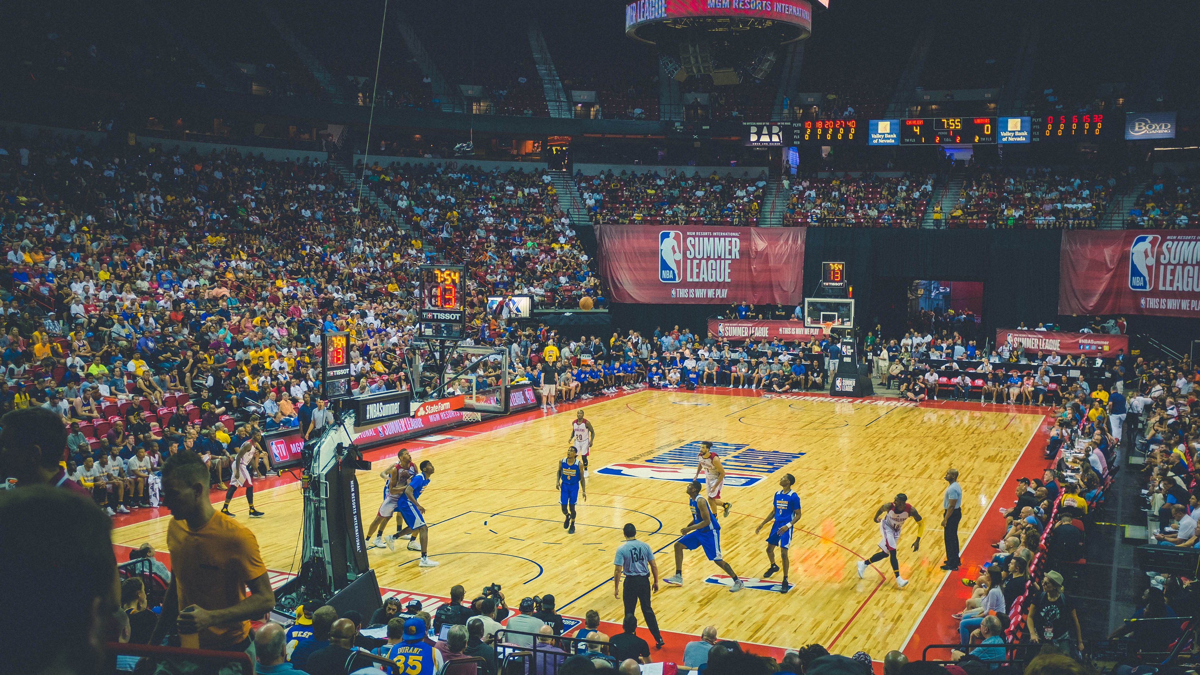 APP下载-穆雷回归赛场，连败首场状态亮眼，美国队观众沸腾！